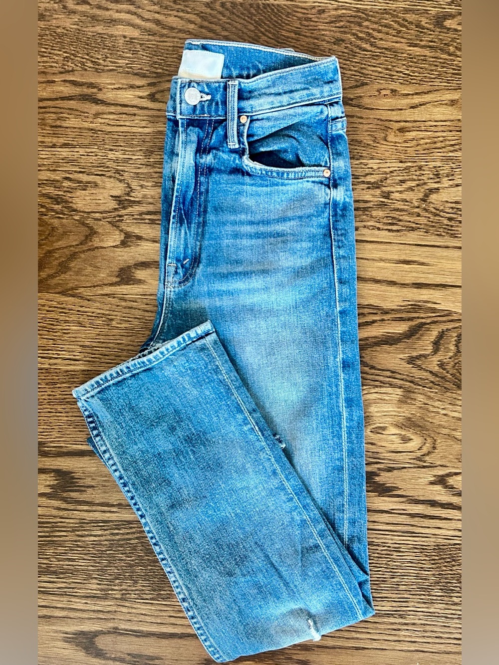 MOTHER - High Waisted Rider Ankle
“Beyond the Sky” - vintage, relaxed, straight